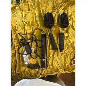 Shark Flexstyle with attachments and a carrying case